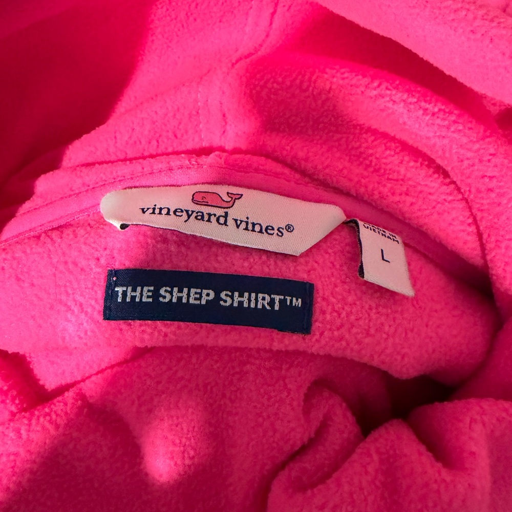 Vineyard vine Pink father shep shirt - Picture 3 of 3